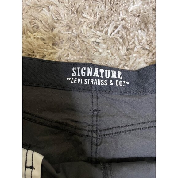 Signature Mens Levi Strauss Grey Cargo Shorts NEW 42W #0569 - Picture 7 of 15